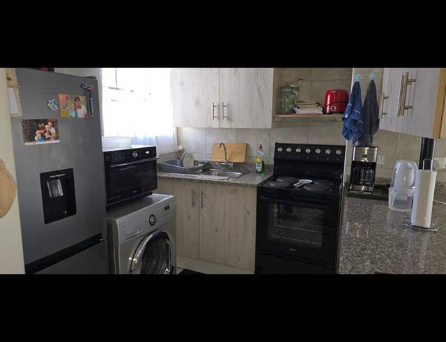 2 BEDROOM TOWNHOUSE FOR SALE IN VERWOERDPARK
